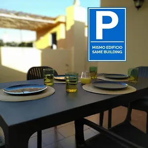 malaga-yellow-duplex.hotelsinnerja.org/